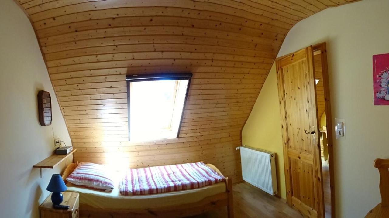 Ferienhaus Im Urigen Garten Bzw Eulenhaus Цингст Екстер'єр фото
